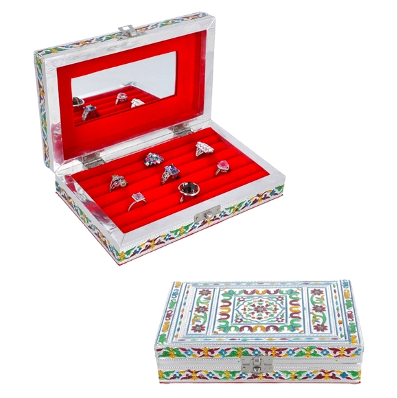 Other - Decorative Aluminum Rings Jewelry Box Square in center